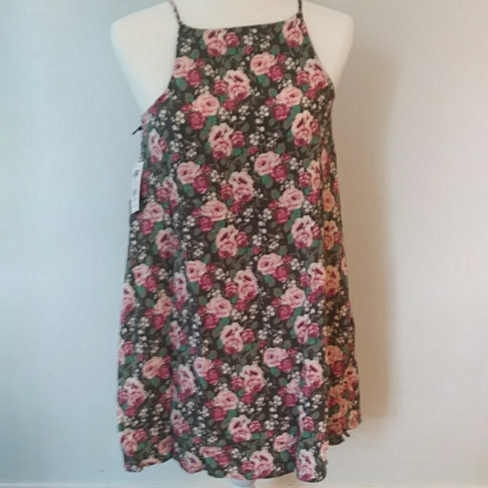 🌸NWT! VANS Pink Womens floral print dress - Picture 2 of 6